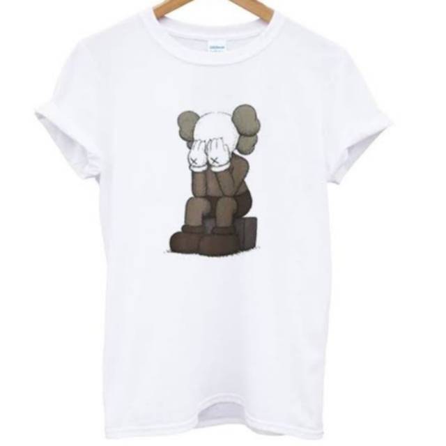 Kaos tsirt baju  cewek baju  wanita X KAWS  uniqlo Shopee 