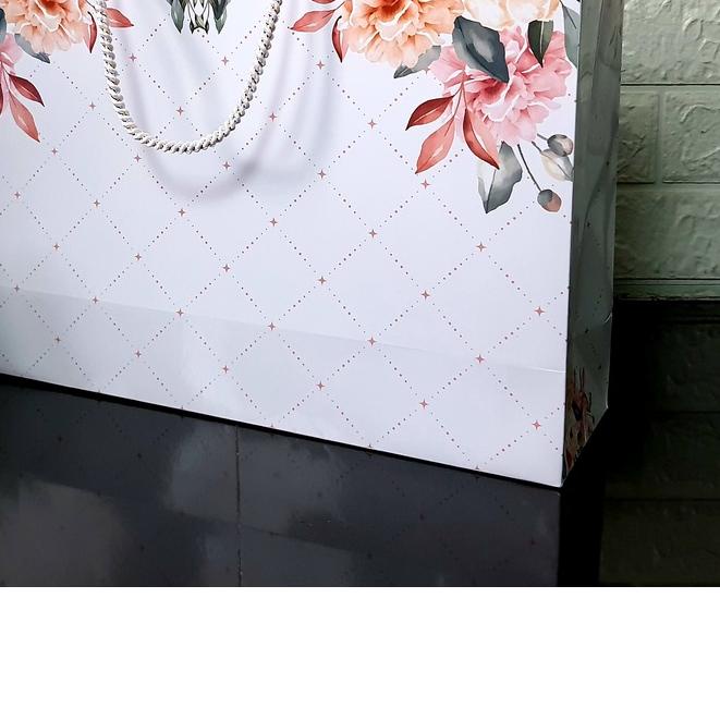 

۝ Paperbag Big Gift Edition (Floral) Uk. 40 x 31 x 12 cm ❁