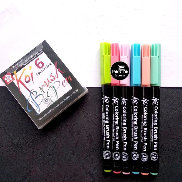 

Sakura Koi Coloring Brush Pen Set 6 Color Pastel Kuas Calligraphy Kaligrafi Komik Manga Warna Ori