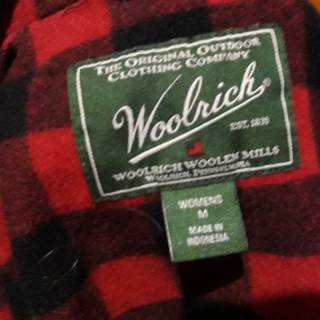 Jaket woolrich mountain parka hitam  plaid  merah  mills 