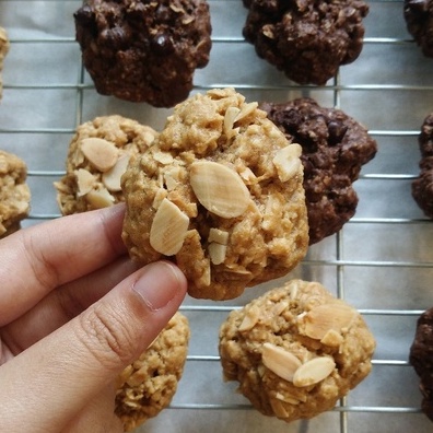 

Almond Oat Soft Cookie, OATMEAL COOKIE