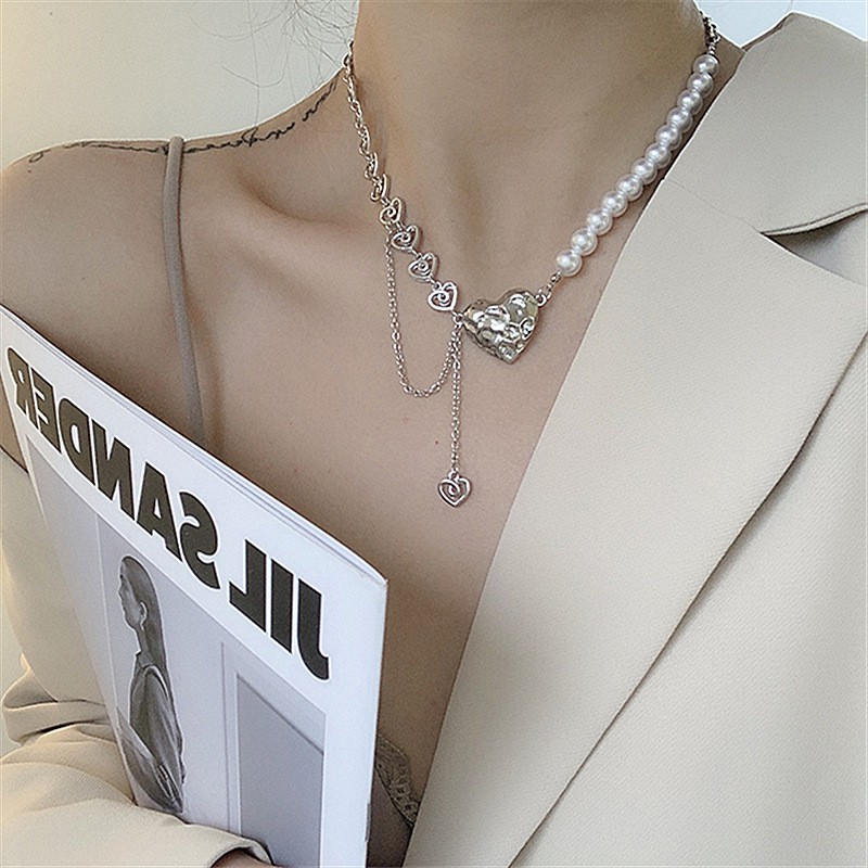 Pearl Chain Stitching Necklace Accessories Personality Love Pendant Clavicle Chain Short