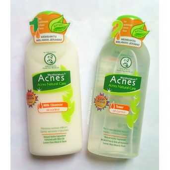 Acnes Paket Hemat Cleanser dan Toner