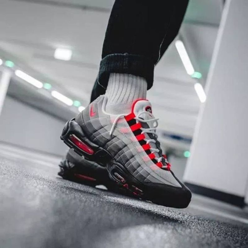 Nike Air Max 95 OG &quot;Solar Red&quot;