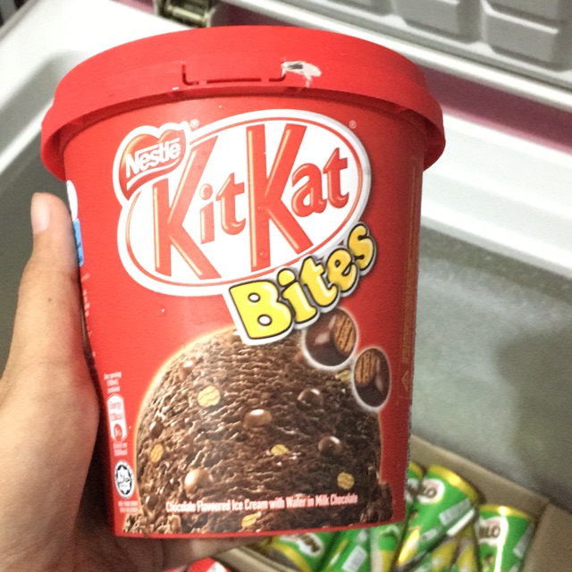 

Ice cream KitKat Bites dan Milo asli Malaysia