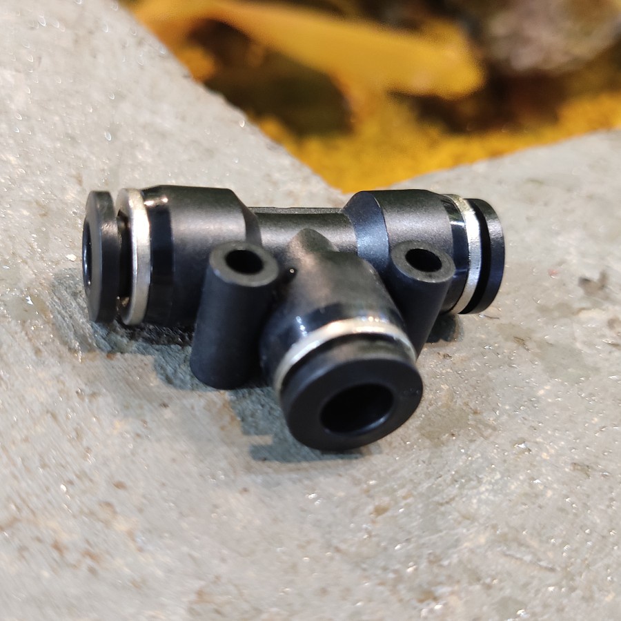 Fitting Pneumatic 12 MM T PUT Sambungan Selang Angin Tubing PT 12 MM