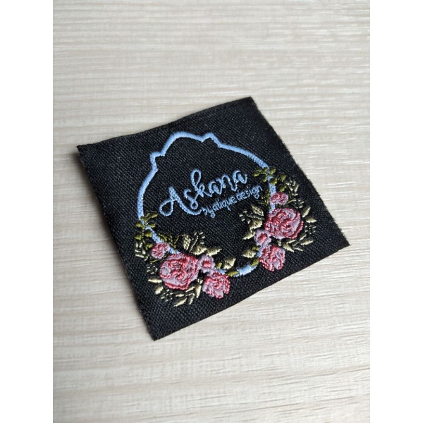 Cetak Label baju hijab jilbab kerudung kaos custom bahan woven damask bordir murah premium ukuran 4x