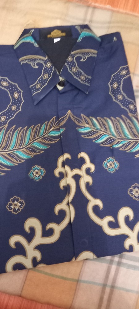 Krisna Mukti  Kemeja Batik Pria Lengan Pendek Bahan Katun Batu Raden Full Furing