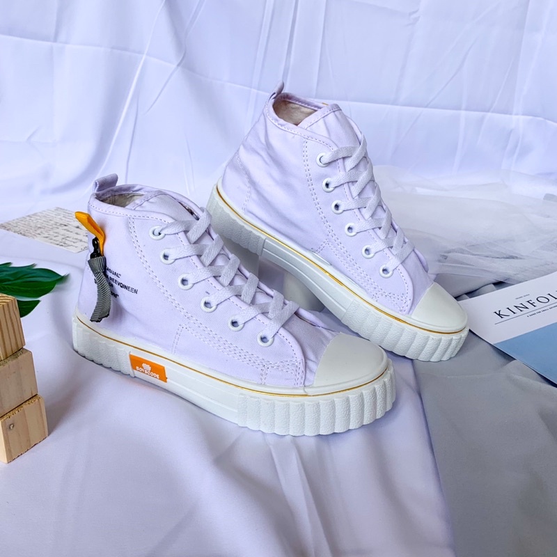 Sepatu Sneakers BOYSCODE Mutuoni Hightop / Sepatu Tali Pria Wanita / FREE BOX