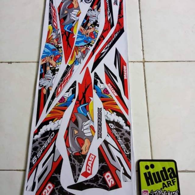 Striping variasi honda sonic merah biru