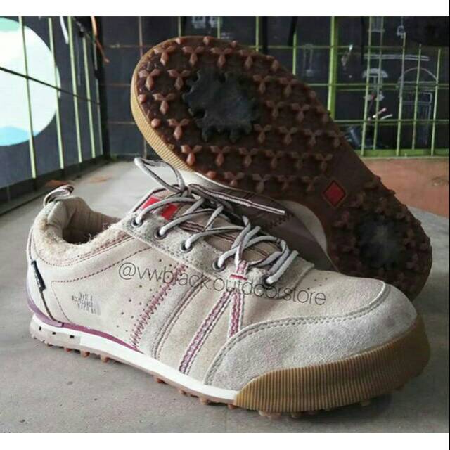 Sepatu The North Face Second / Trekking TNF Size 36 Original