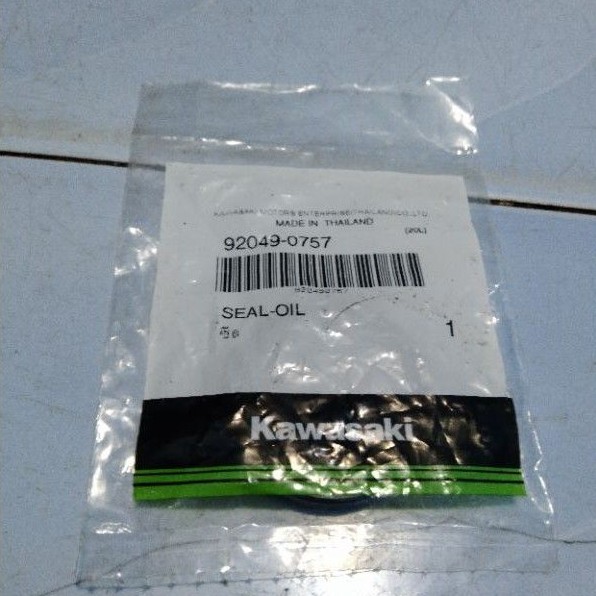 seal sil gear gir depan w175 w 175 original Kawasaki 92049-0757
