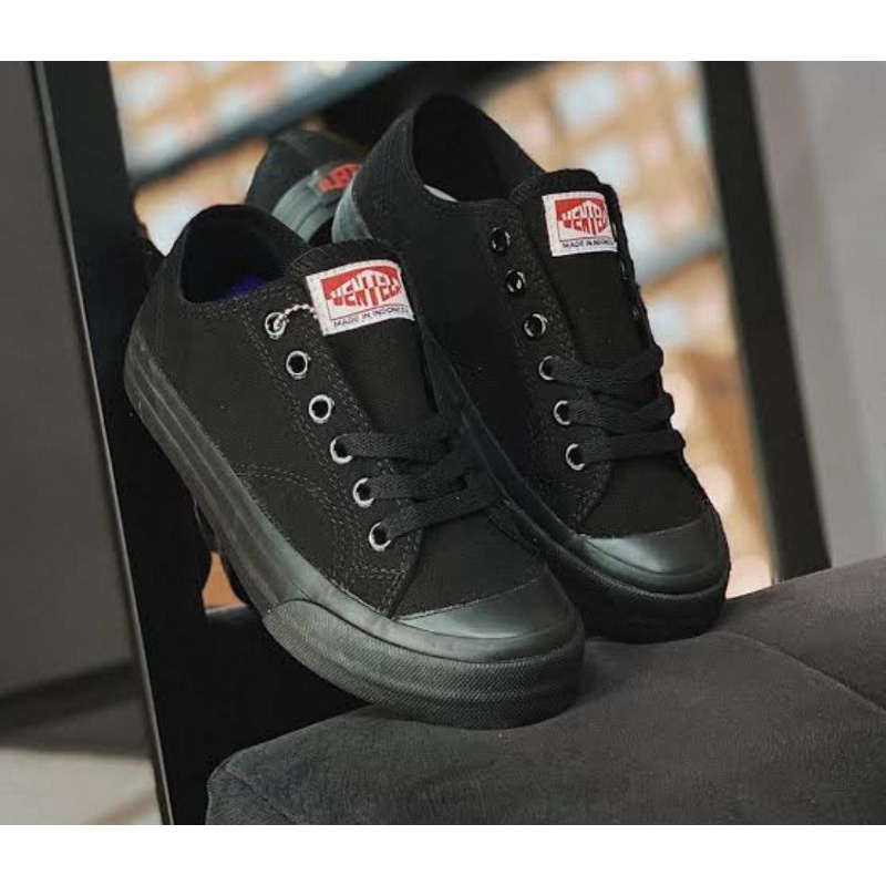 Ventela Basic All Black Low - Sepatu Ventela ORIGINAL