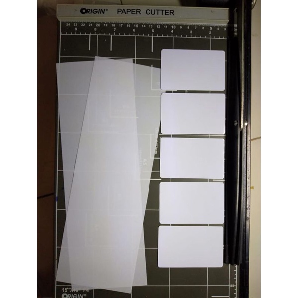 

KERTAS PVC BAHAN ID CARD SUDAH DI POTONG