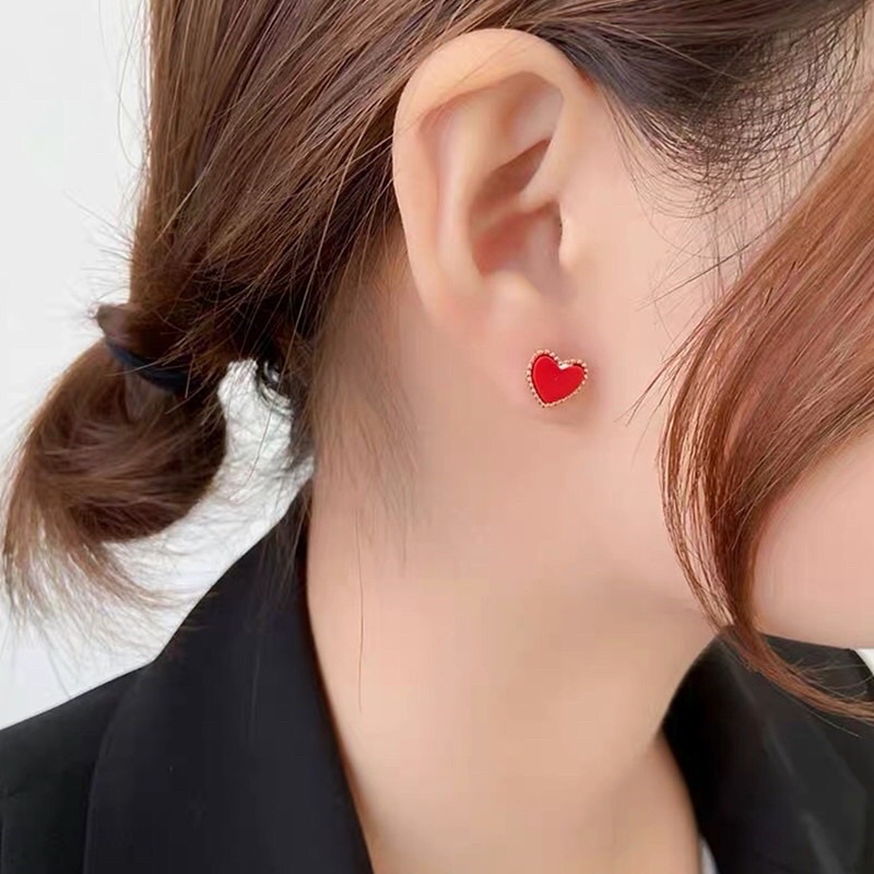 Anting love merah titanium