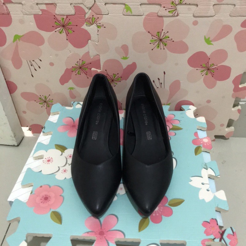 Marie Claire sepatu (Preloved)