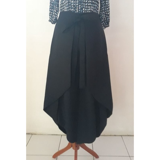 Celana Panjang Kulot/Celana Model Rok Wanita Hitam Polos