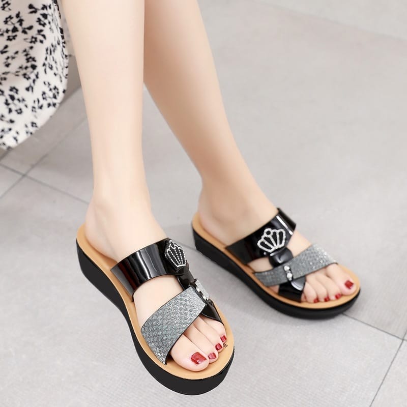 QZ -Trbaru !! Helen Sandal Spon Wanita Santai UJ 01