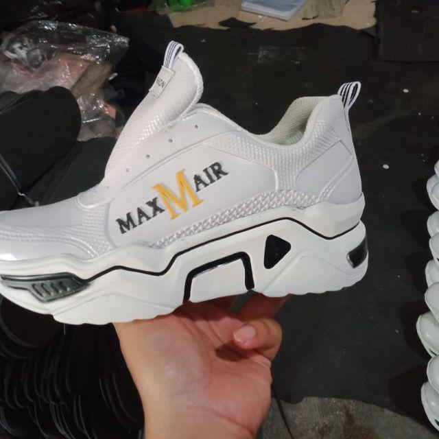 sepatu max m air