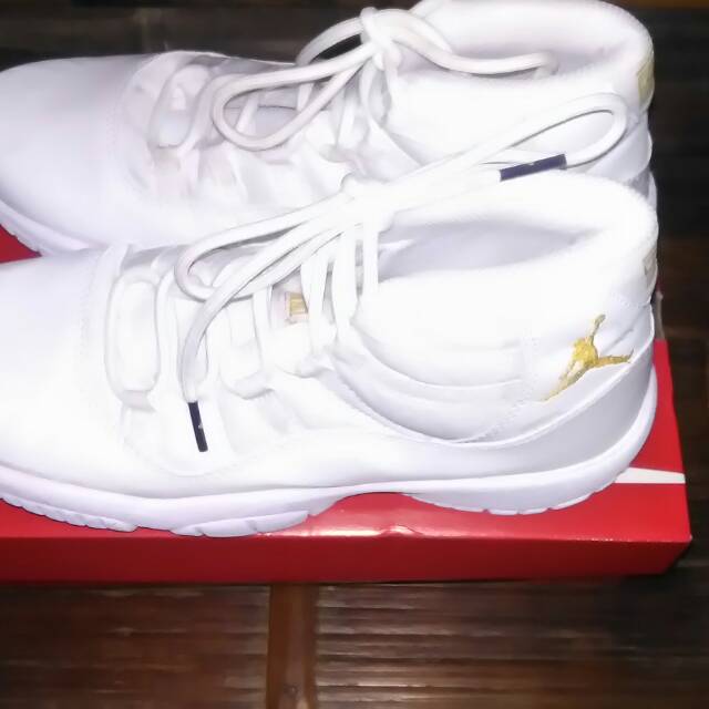 Nike Air Jordan 11 Full White