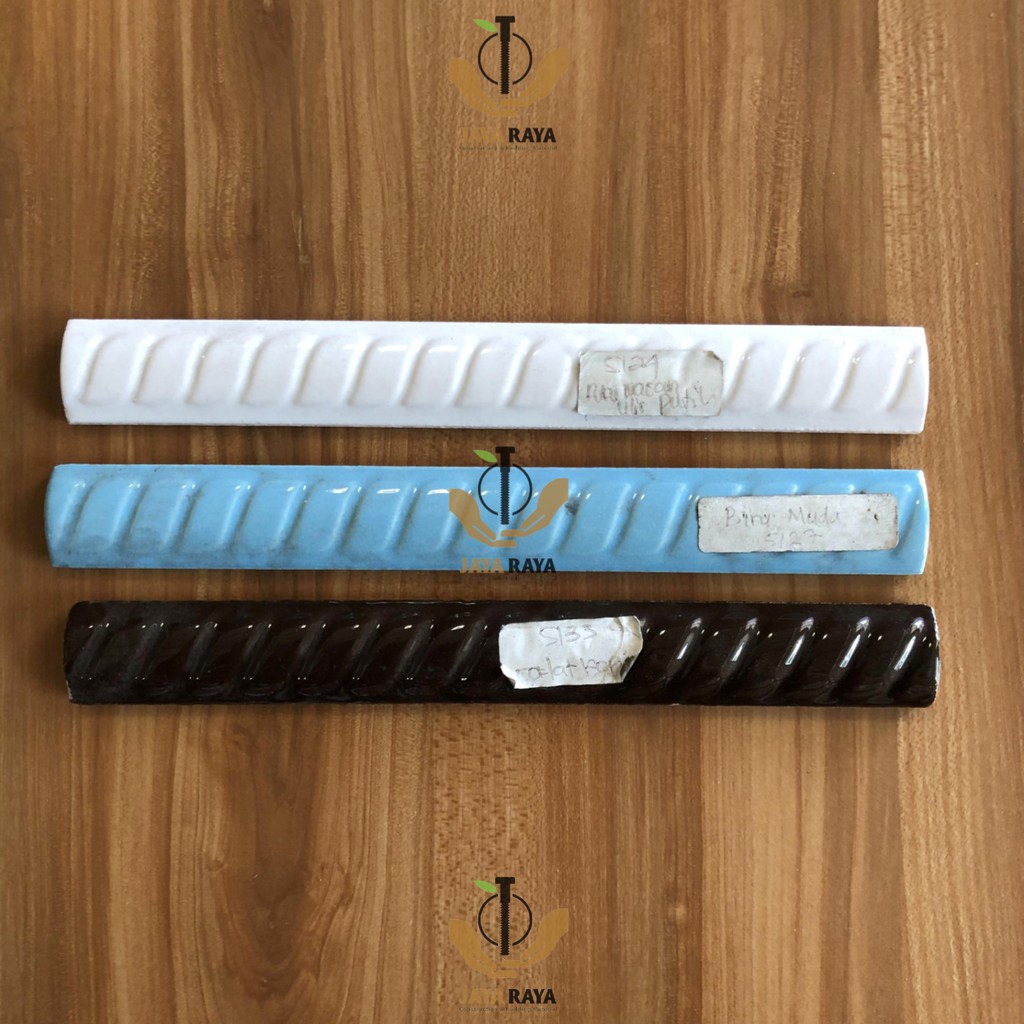 KERAMIK KUKU MACAN MOTIF ULIR/ 2CM X 20CM