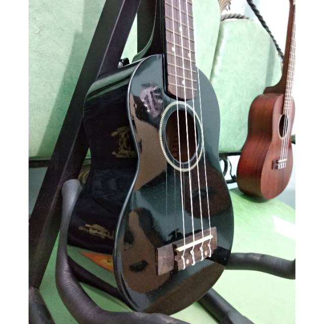 Ukulele Soprano Merk Lanai Hitam Gloss Murah Bonus Tas Senar Pick