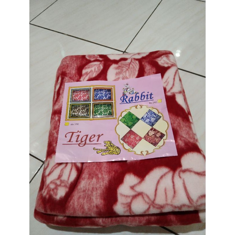 SELIMUT TEBAL KH RABIT/SELIMUT HOTEL TEBAL