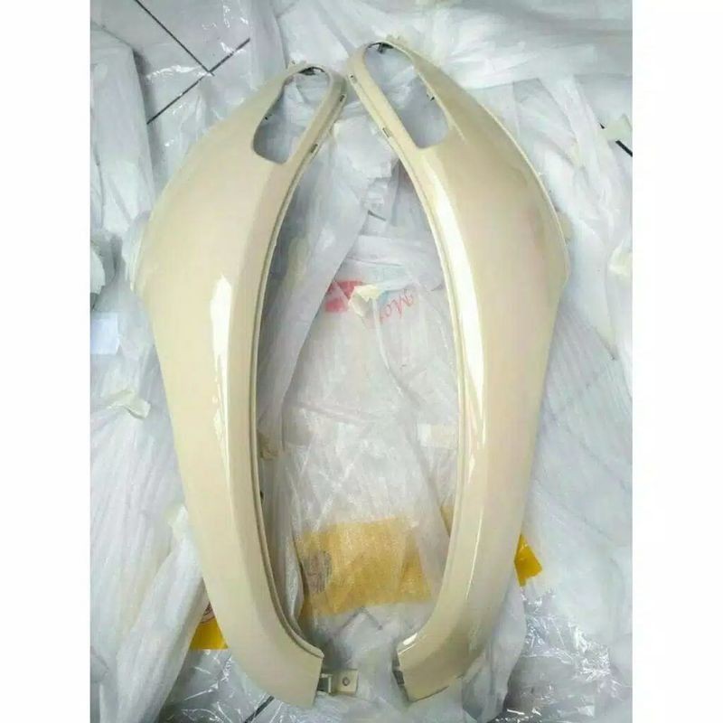 SAYAP BODY DEPAN SCOOPY F1 THN 2013-2016 WARNA CREAM TENSI