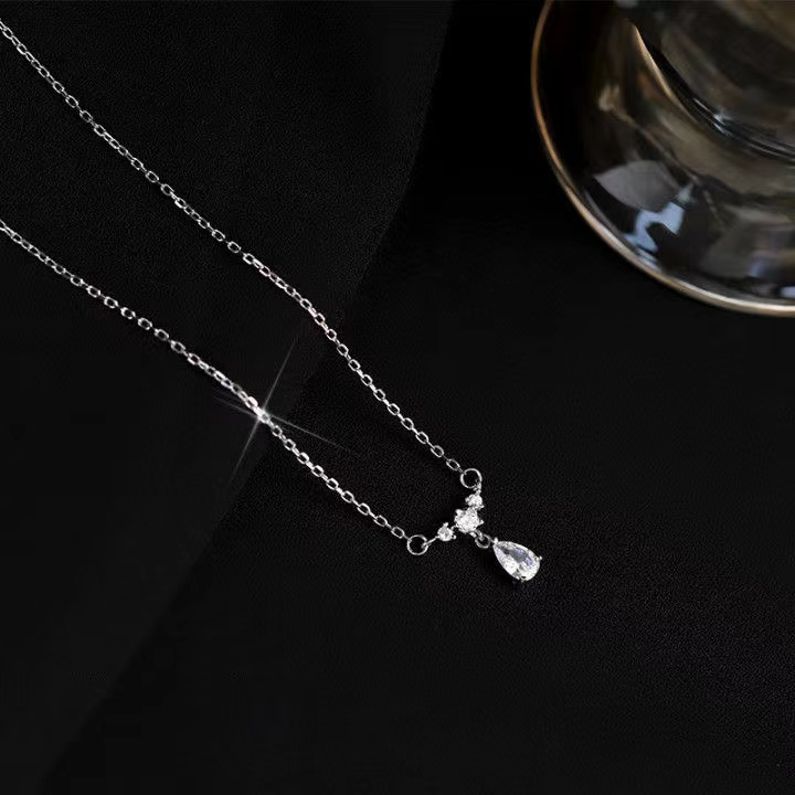 Kalung Zircon Bentuk Water Drop