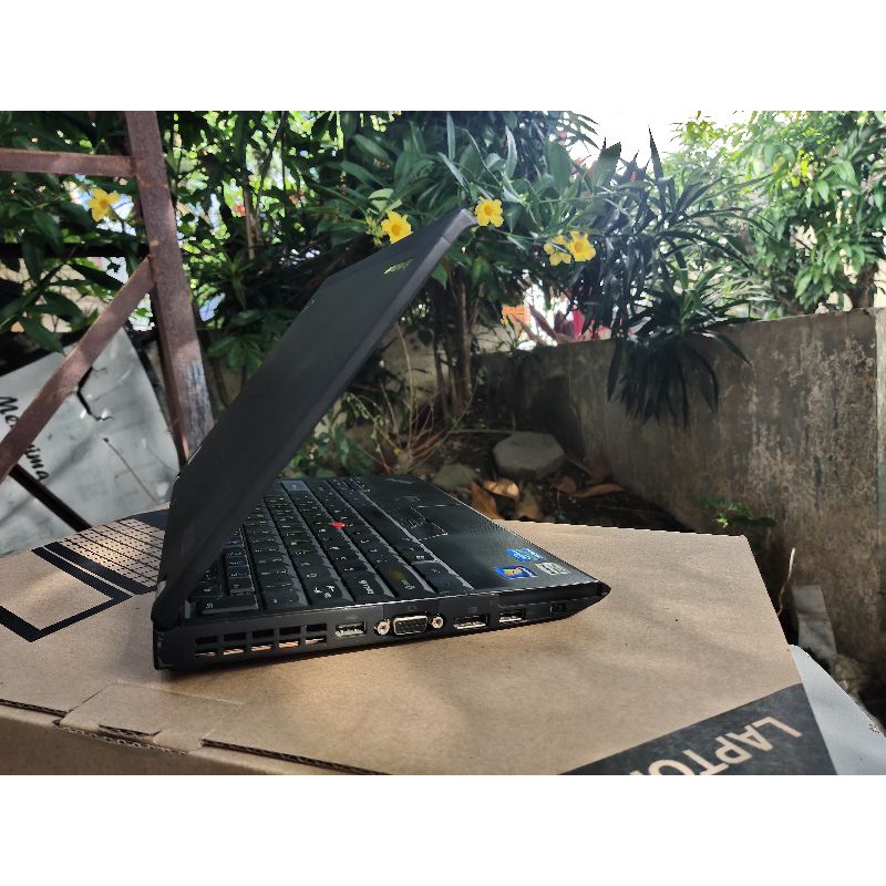 Leptop Lenovo Thinkpad X220 i5 Gen2 Ram 8/120GB SSD Super Murah