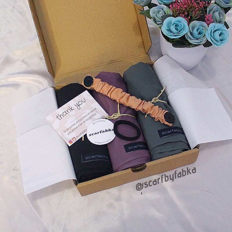 

spesial gift box hijab pashmina | Gift box graduation | anniversary | Gift box custom | gift hampers