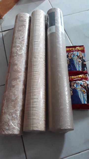 Wallpaper Vinyl Mewah Non Sticker Motif Kombinasi Abstrak Salur Ungu 53cmx10m