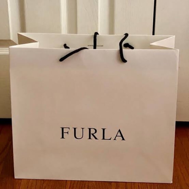 

Paper bag / shopping bag / tas karton FURLA
