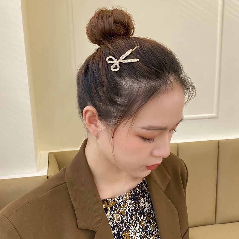 4 / 6Pcs Jepit Rambut Poni Aksen Mutiara Berlian Imitasi Gaya Korea Untuk Wanita