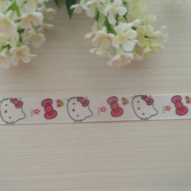 

Pita Dekorasi Motif Hello Kitty dan Pita