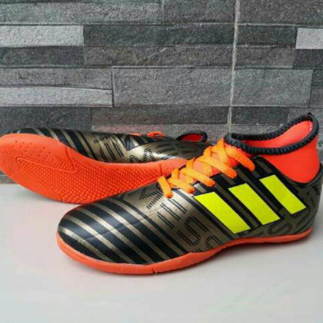 Harga grosir ...sepatu futsal bots Adidas Messi kw super/grade ori size 33 34 35 36 37