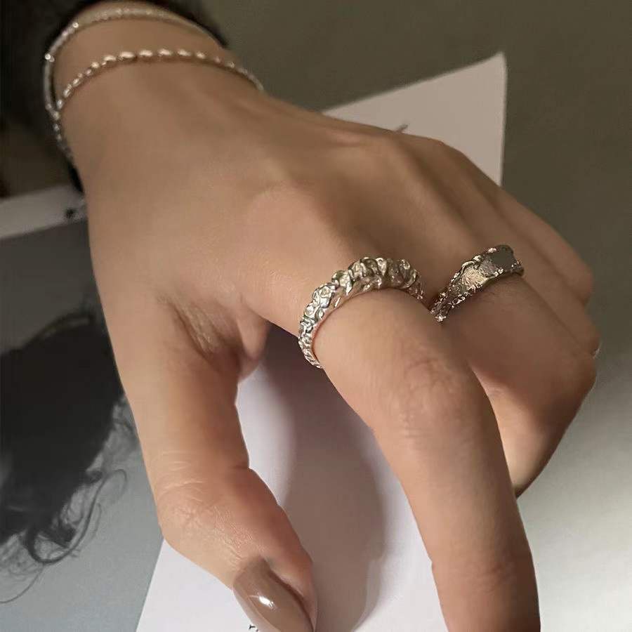 Set Cincin Model Terbuka Dapat Disesuaikan Warna Silver Gaya Retro Untuk Wanita