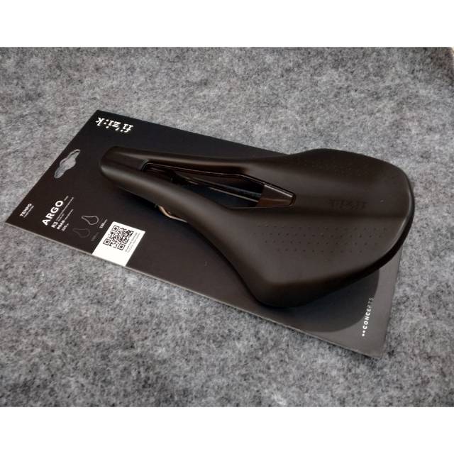 Fizik Saddle Tempo Argo R3- Kium Rail  Carbon Rail Black