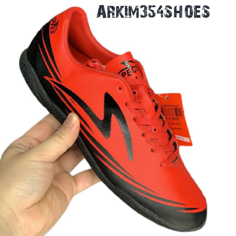 Specs in original sparta emperor red sparta in emperor red 41 44 100% original.