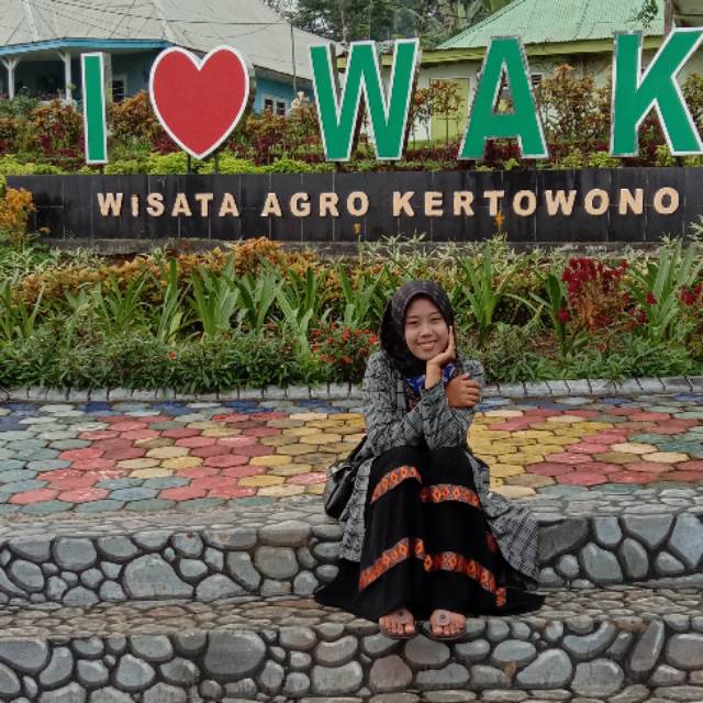 tikha_sholehuddin_121220