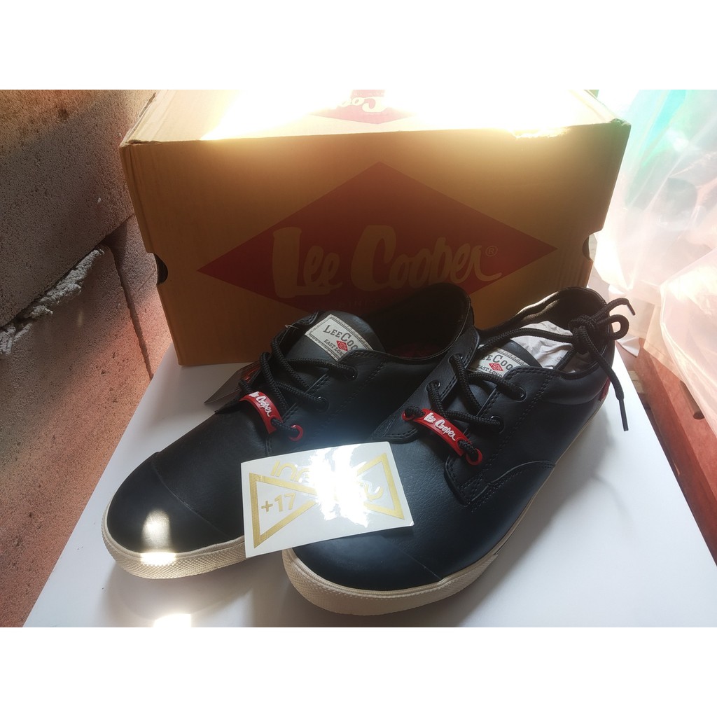 Lee Cooper Original Wiz Low Black/White Men - Sepatu Lee Coopper Pria