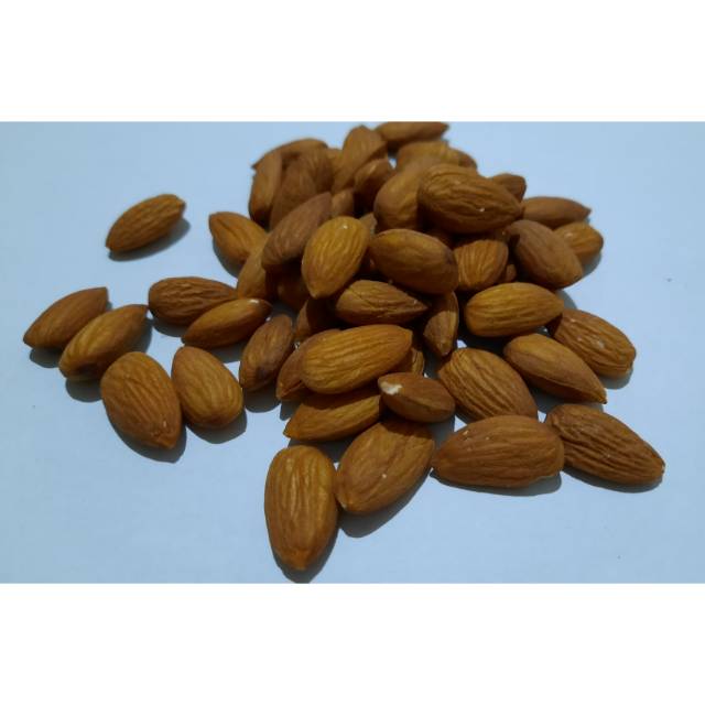 

Almond Whole Natural 1kg/Kacang Almond Berkulit