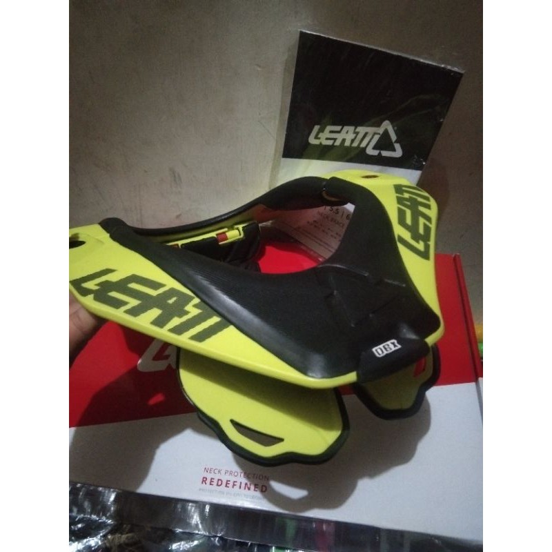 Neck Brace LEATT DBX 5.5