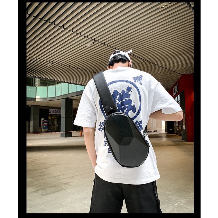 TAS PRIA/WANITA SLINGBAG KEKINIAN TERBARU DENGAN USB PORT HM15