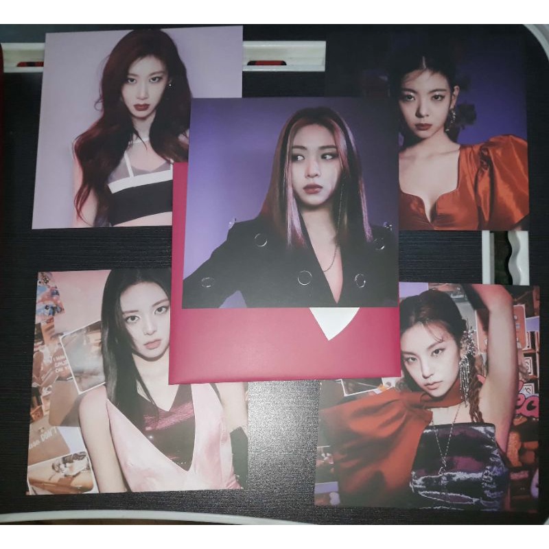 [READY STOCK] POSTCARD PC BENEFIT ALBUM ITZY GUESS WHO