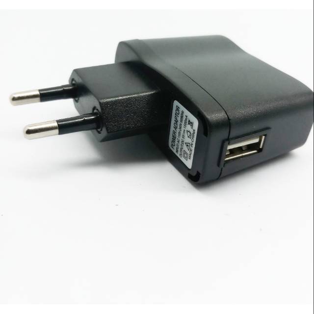 Adaptor usb hitam . Powersuply 5.0 volt