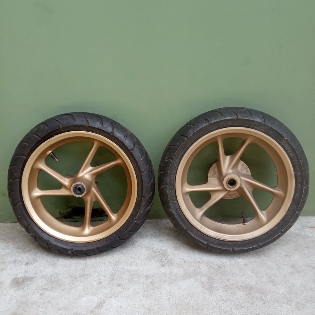 sepasang Velg pelek depan belakang set Ban yamaha Nmax original copotan motor