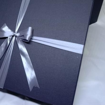 

Kotak Hadiah / Kotak Kado / Kotak Box / 40x30x15 cm / Berpita - Hitam