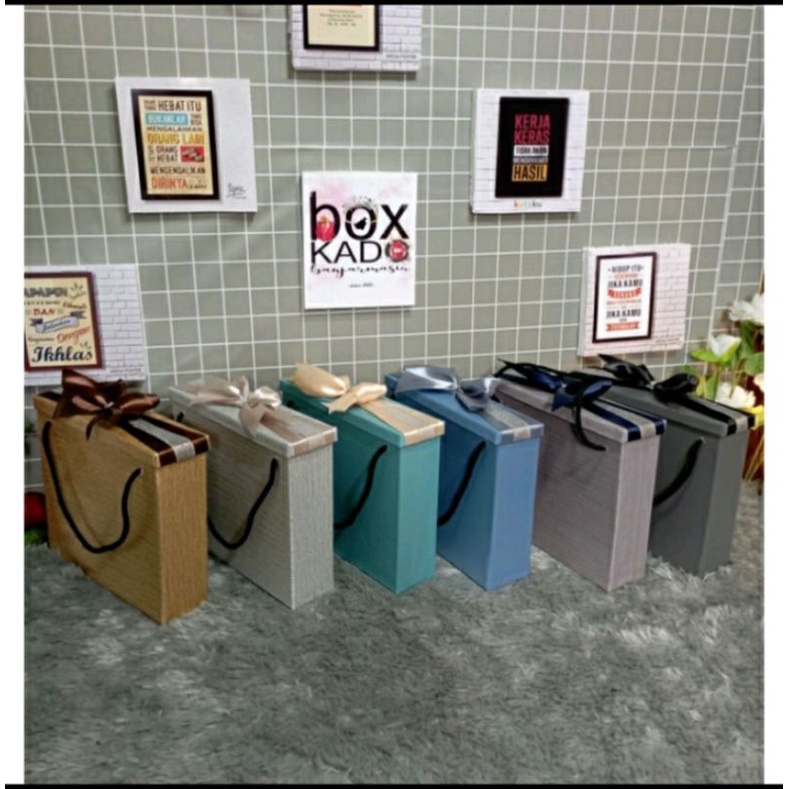 

Paperbag Ukuran 20.17 Lebar 5 cm