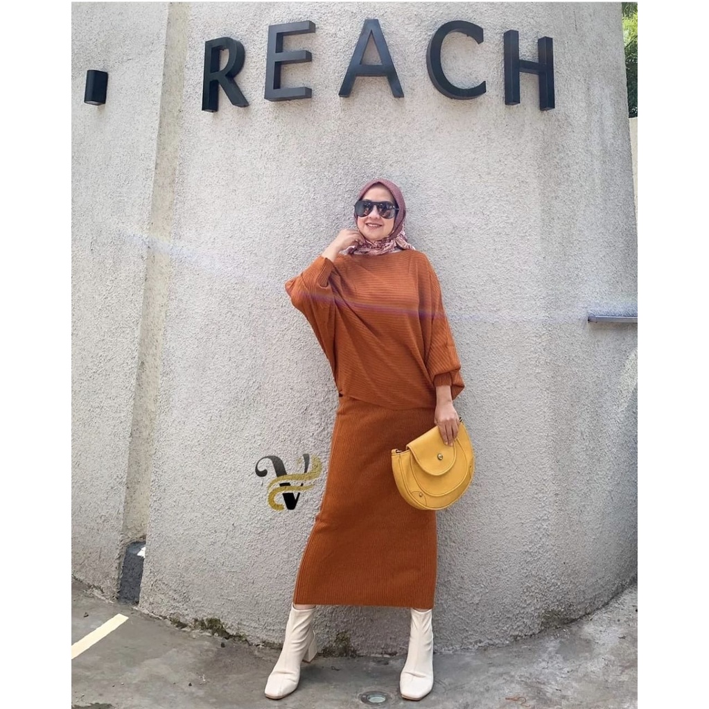 2 UKURAN L DAN JUMBO SET KNIT REACH FASHION PAKAIAN WANITA SETELAN ATASAN BATWING DAN ROK KR / EDHM ADA VIDEO REAL PRODUK